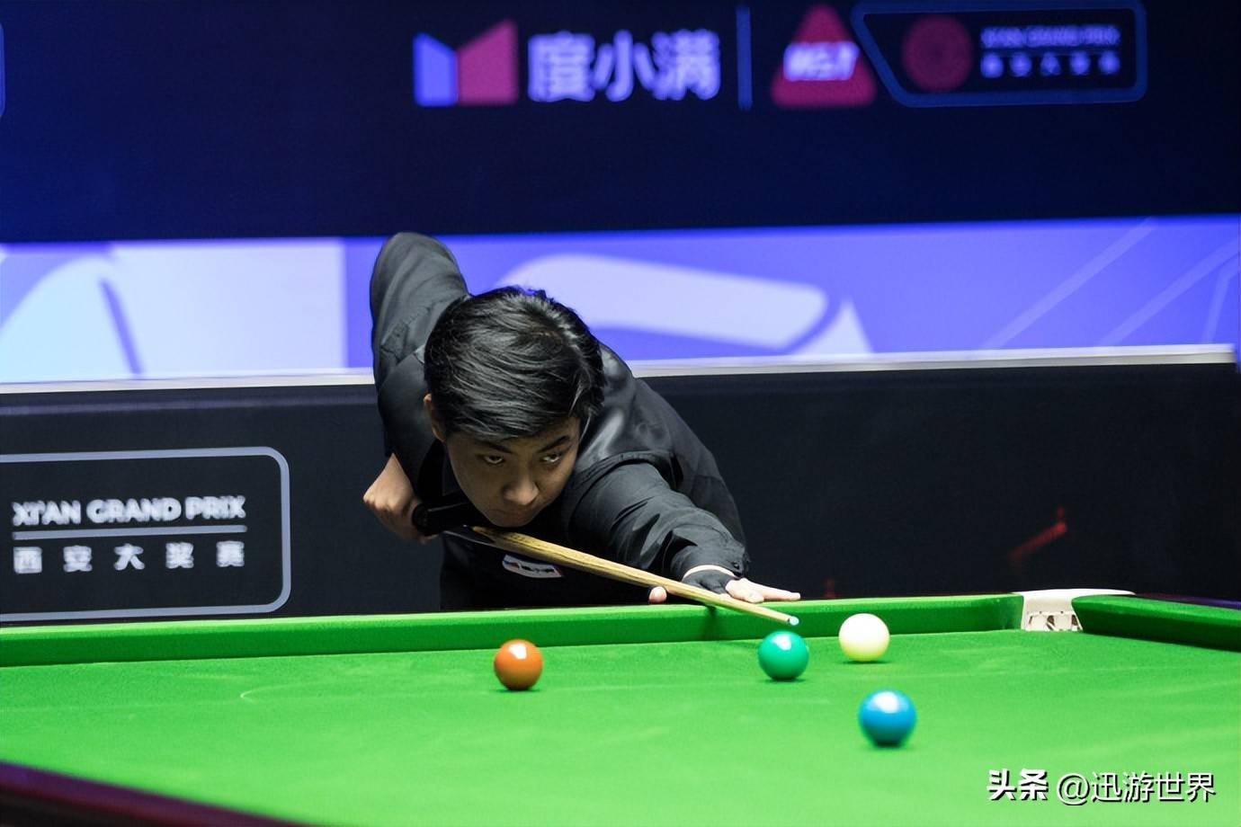 赛中展现霸 赛中展现霸